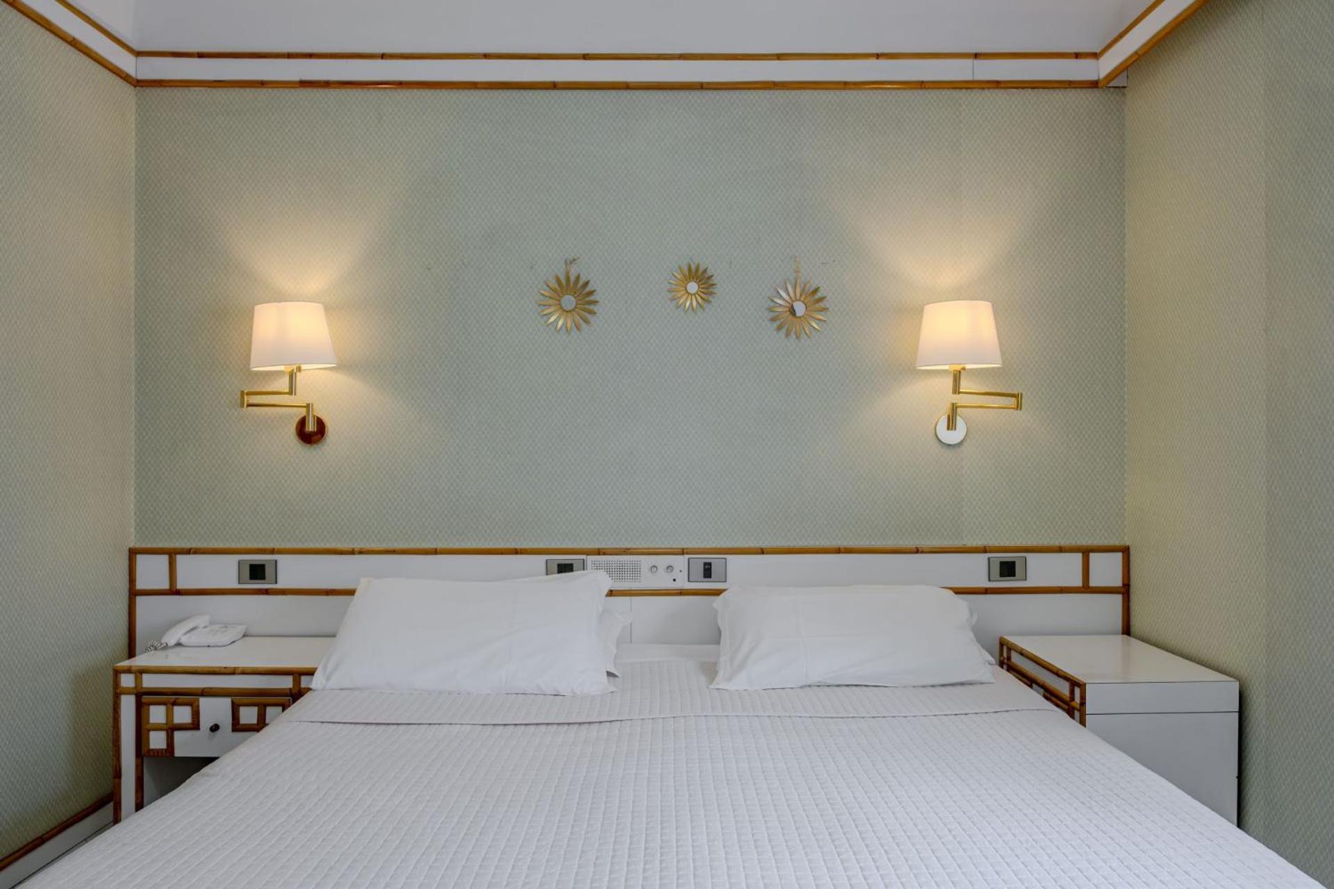 Hotel President - Vintage Hotel In Centro ริชโชเน ภายนอก รูปภาพ