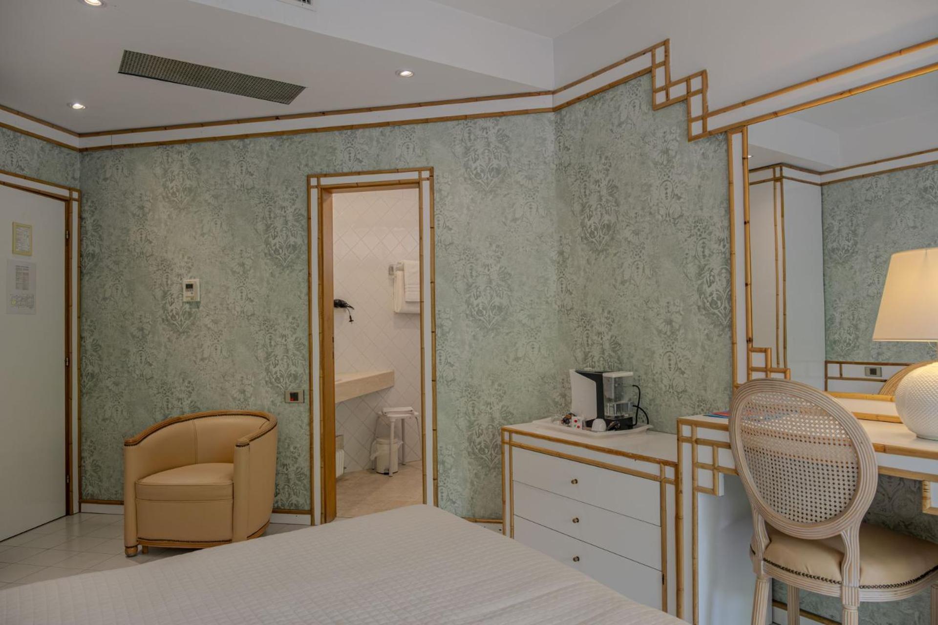 Hotel President - Vintage Hotel In Centro ริชโชเน ภายนอก รูปภาพ