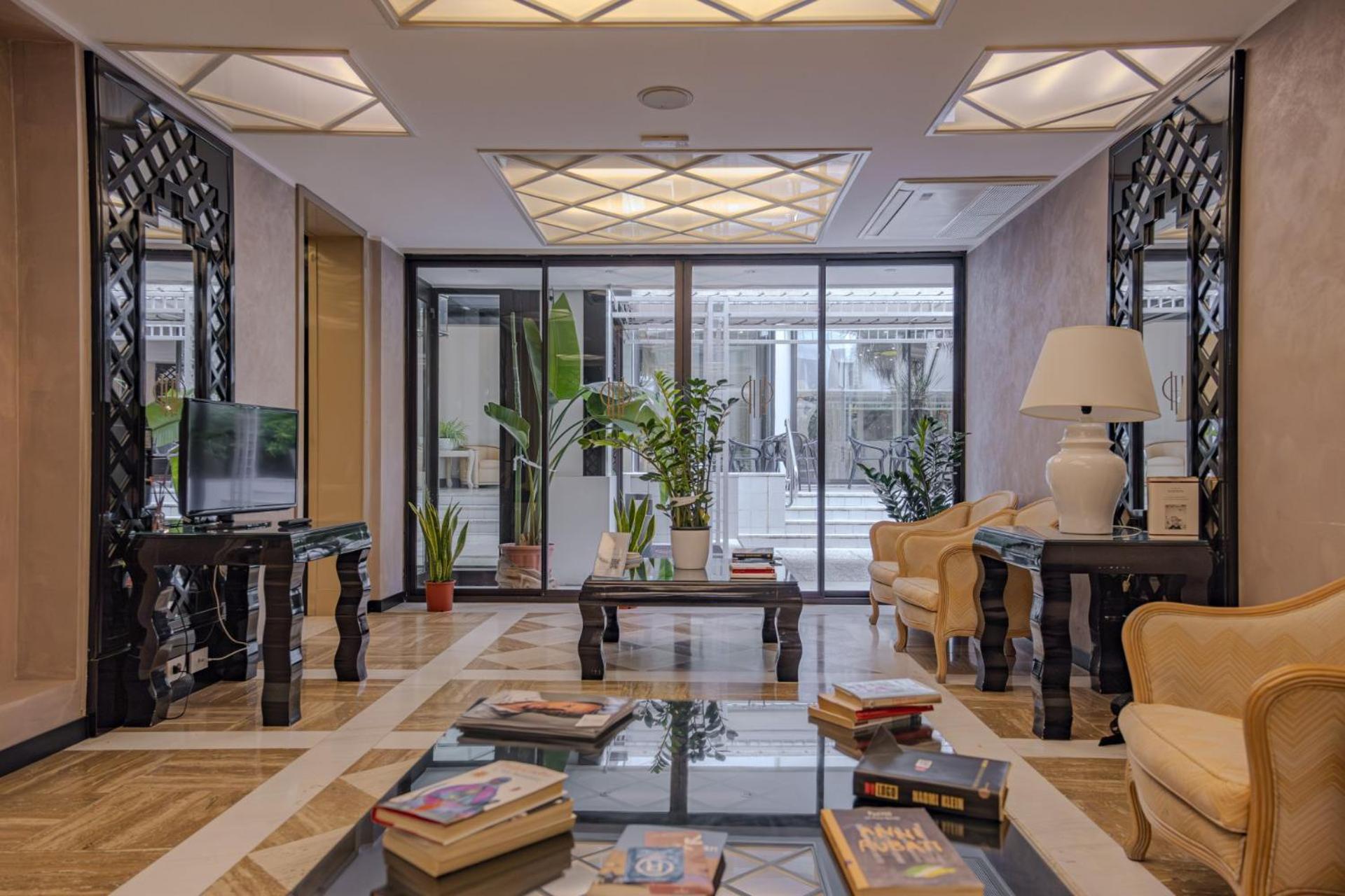 Hotel President - Vintage Hotel In Centro ริชโชเน ภายนอก รูปภาพ