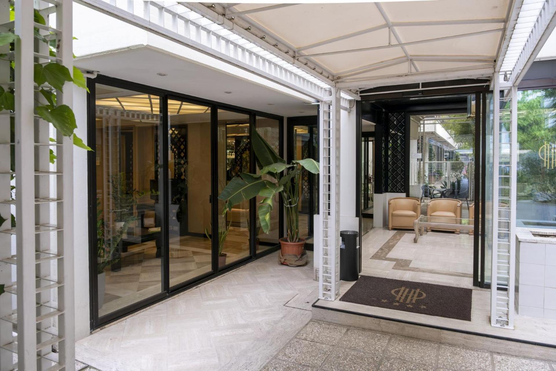 Hotel President - Vintage Hotel In Centro ริชโชเน ภายนอก รูปภาพ