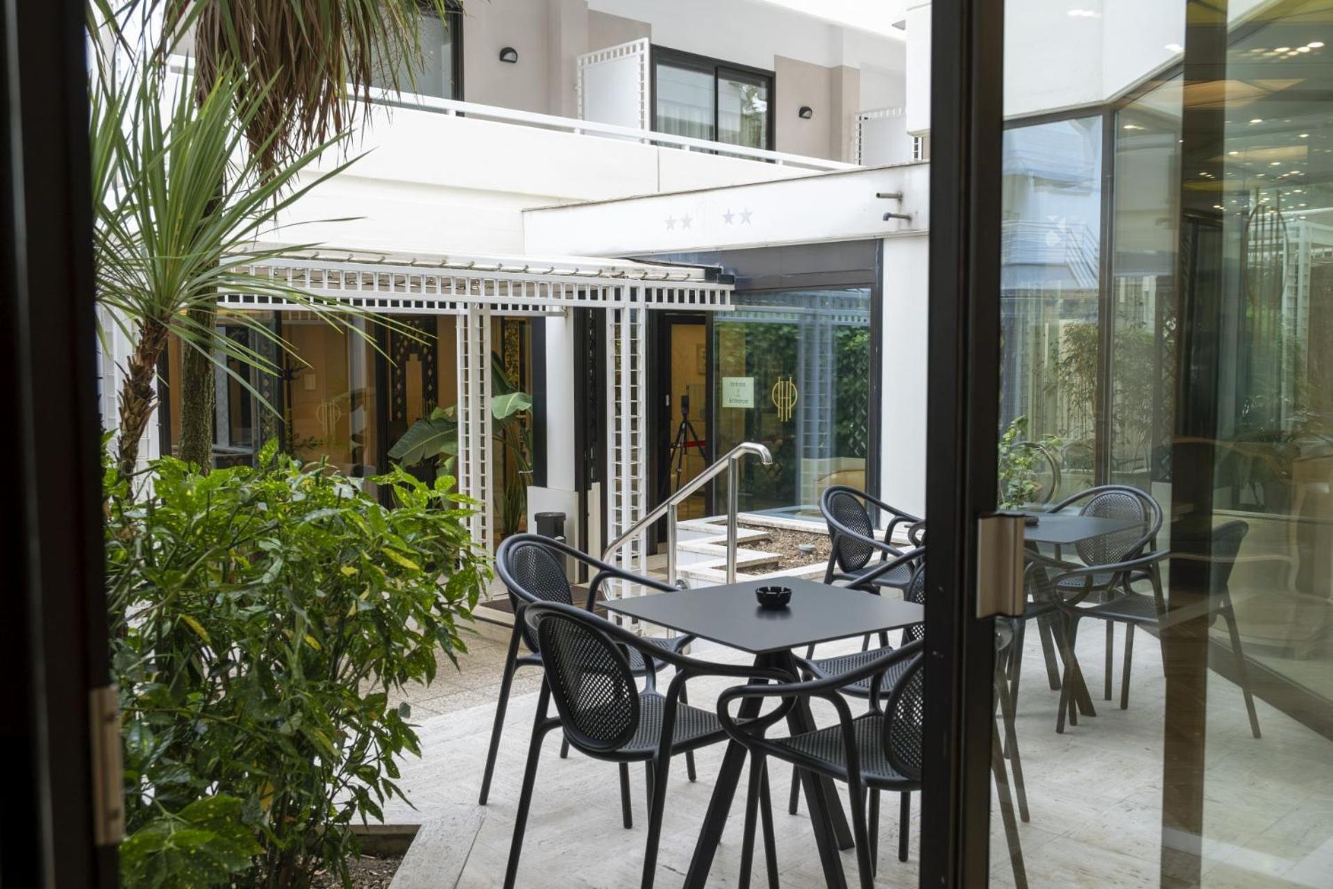 Hotel President - Vintage Hotel In Centro ริชโชเน ภายนอก รูปภาพ