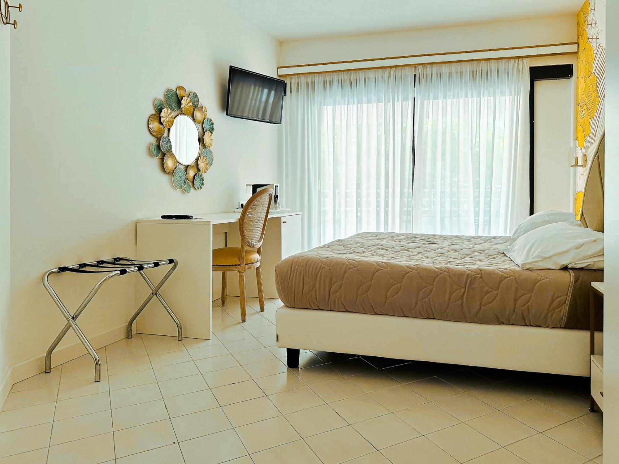 Hotel President - Vintage Hotel In Centro ริชโชเน ภายนอก รูปภาพ