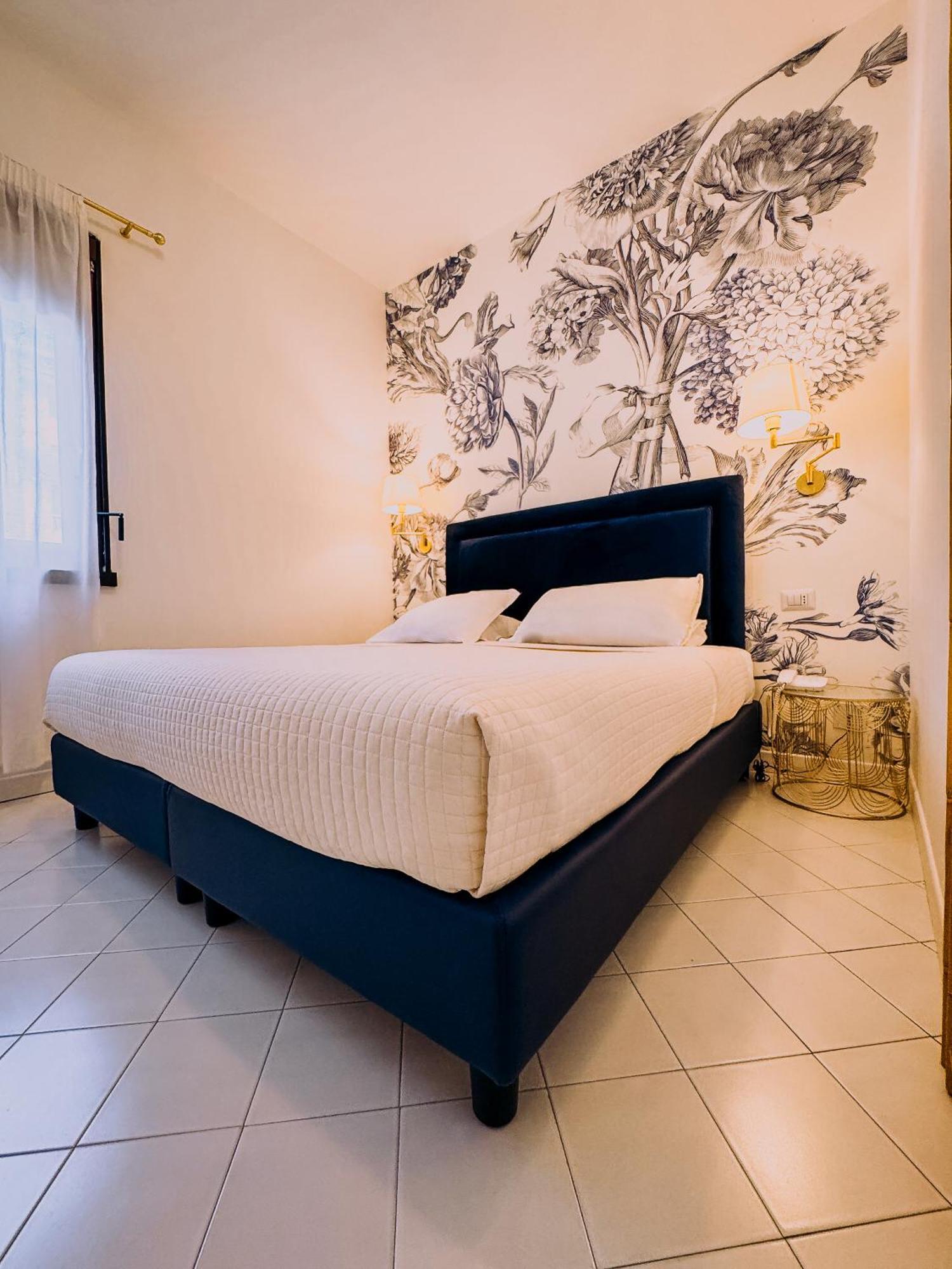 Hotel President - Vintage Hotel In Centro ริชโชเน ภายนอก รูปภาพ