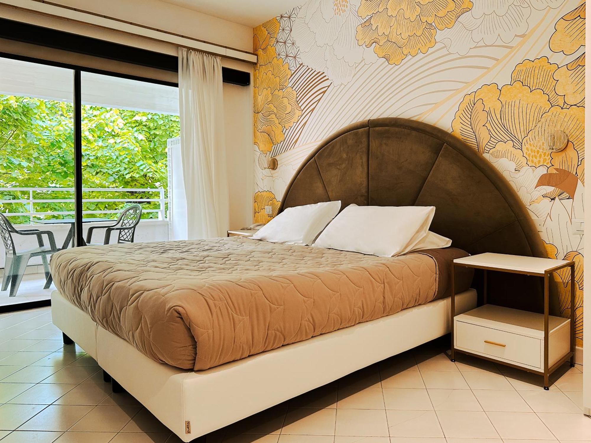 Hotel President - Vintage Hotel In Centro ริชโชเน ภายนอก รูปภาพ