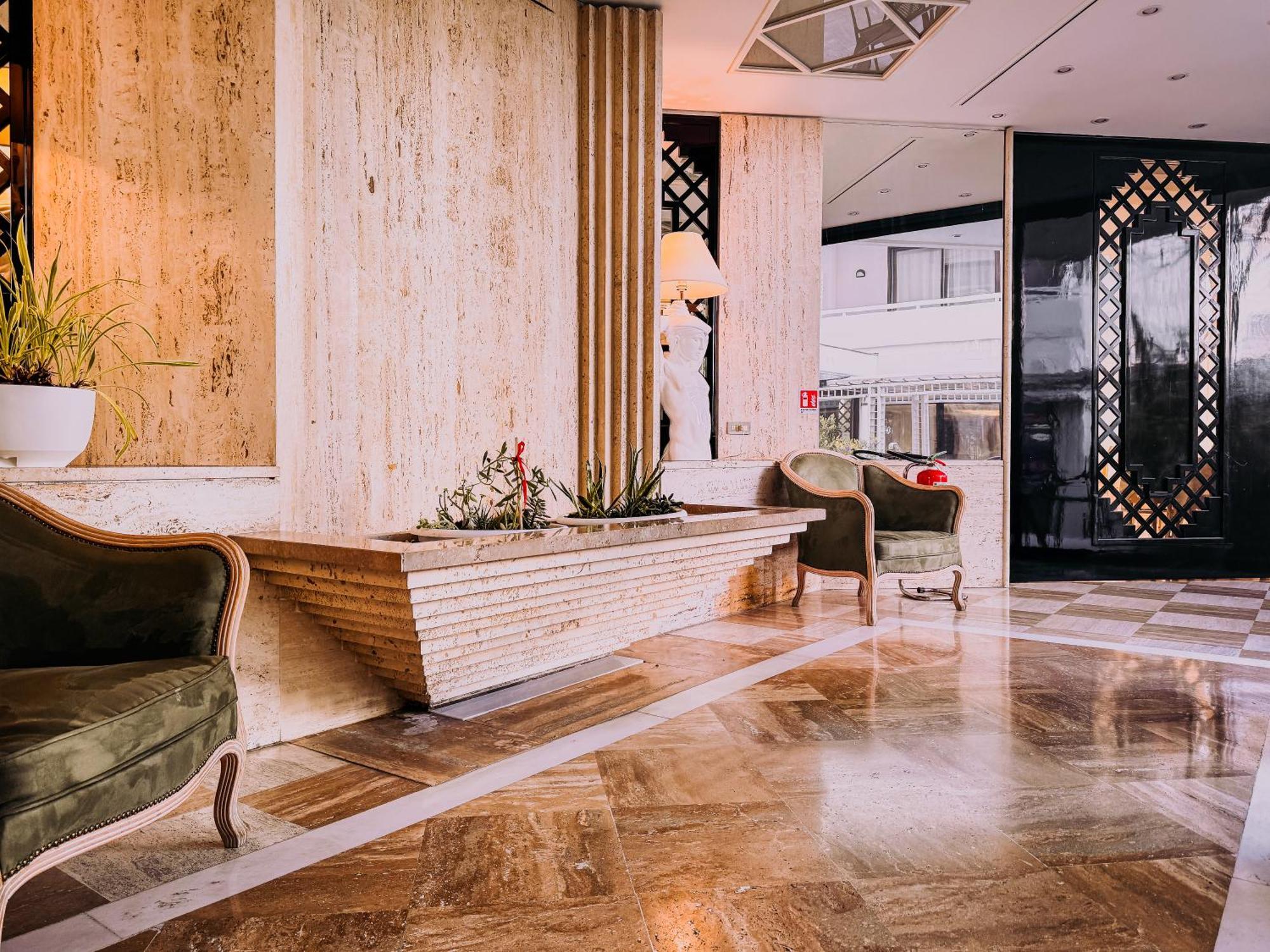 Hotel President - Vintage Hotel In Centro ริชโชเน ภายนอก รูปภาพ